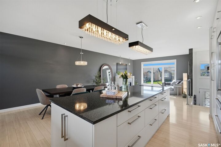 Property Photo:  424 Faldo Crescent  SK S0K 4S1 