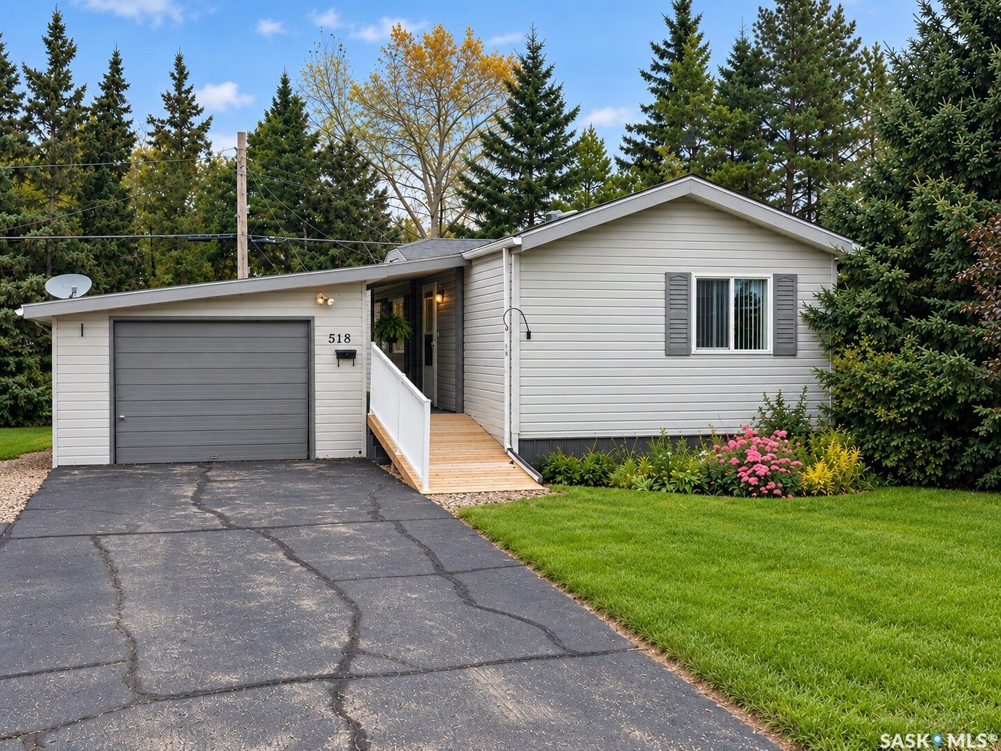 Property Photo:  518 March Avenue E  SK S0A 2A0 