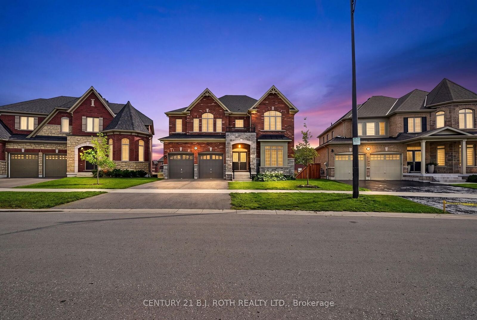Property Photo:  55 Sanford Circle  ON L9X 2A9 