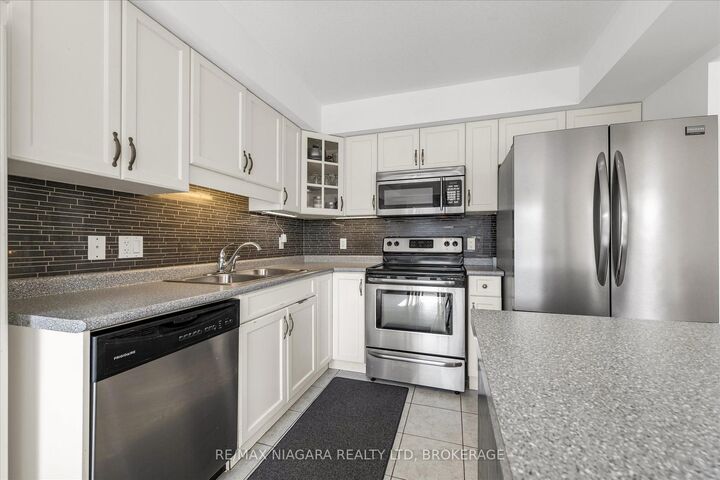 Property Photo: 187 Cardinal Crescent ON L3C 0B7