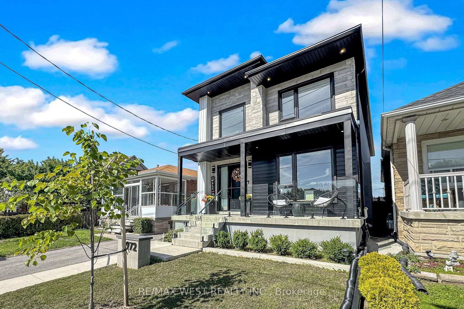 Photo de la propriété: 972 Castlefield Avenue ON M6B 1E2