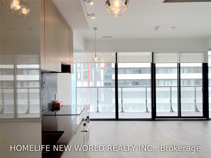 Photo de la propriété:  161 Roehampton Avenue 2805  ON M4P 0C8 