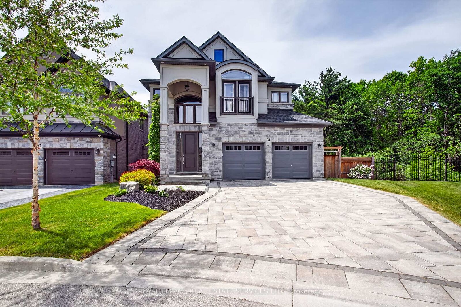 Photo de la propriété: 31 Dorr Court ON L9K 0H4