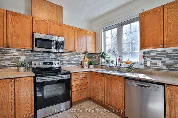 Property Photo:  60 Wilkie Lane  ON L1S 7S5 