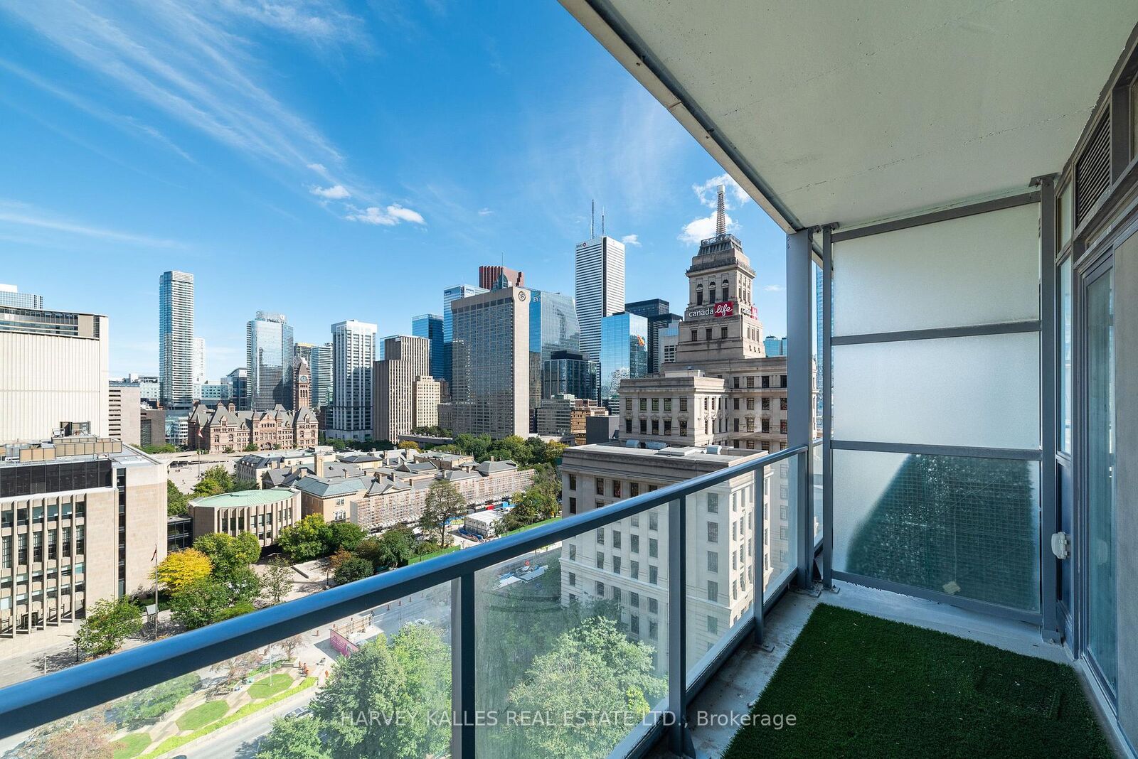 Property Photo:  210 Simcoe Street 1610  ON M5T 0A9 