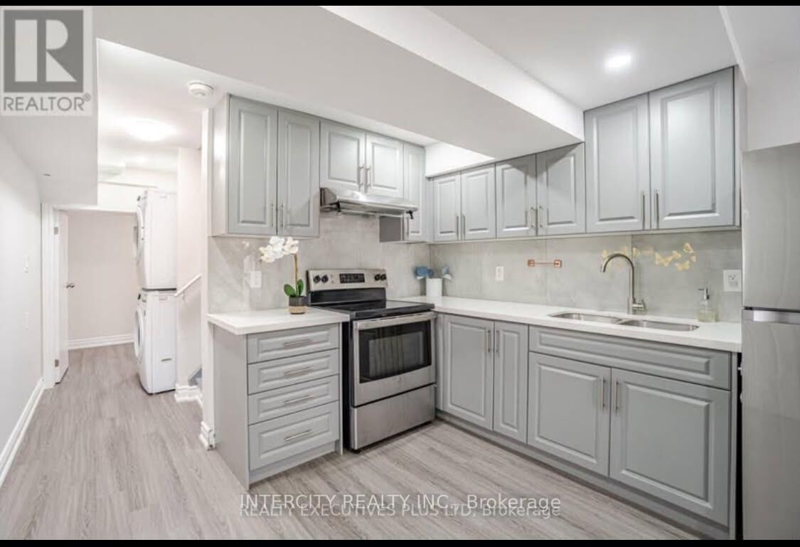 Property Photo:  36 Minna Trail  ON L7A 4T1 
