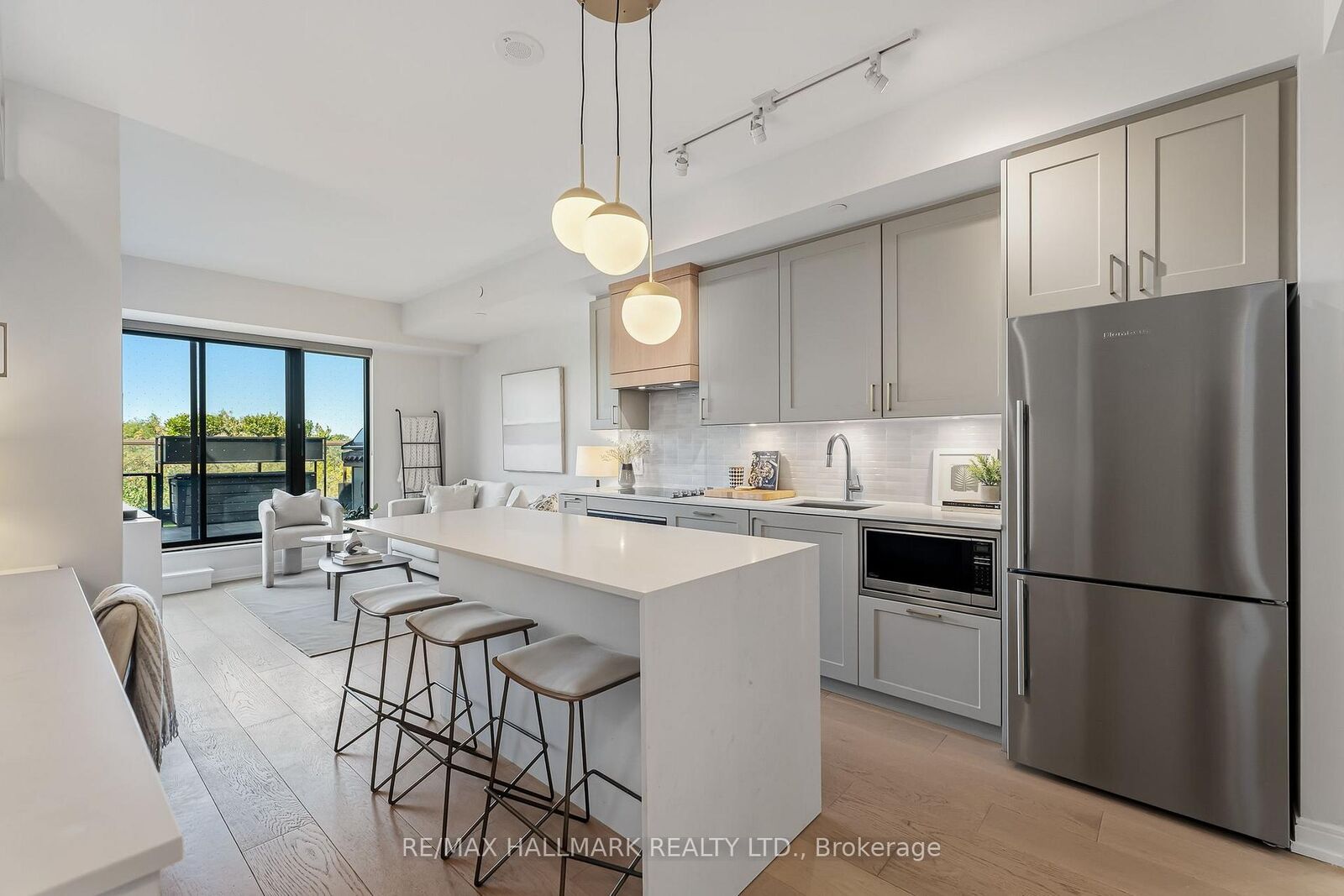 Photo de la propriété: 1100 Kingston Road 410 ON M1N 0B3