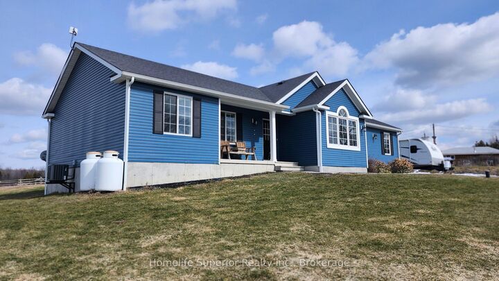Property Photo: 307 Tracey Road ON K0K 2Y0