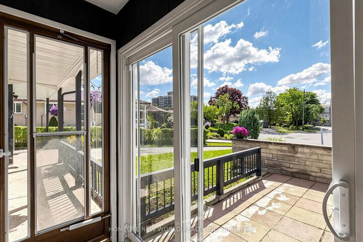 Property Photo: 12 Greyfriar Court ON M3N 2A9