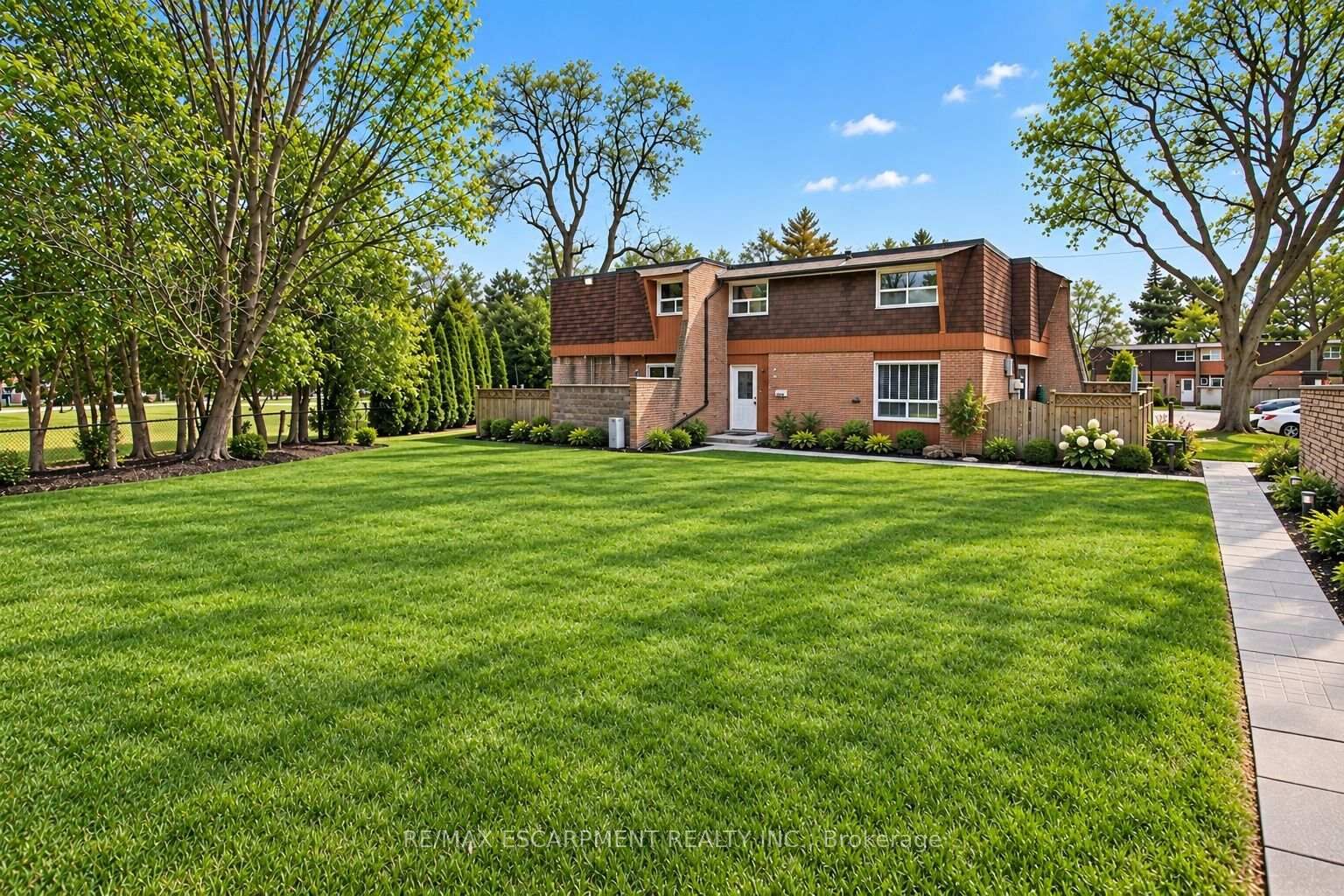 Property Photo:  661 Francis Road 4  ON L7T 3X6 