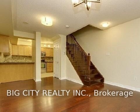 Property Photo:  20 Mendelssohn Street 9  ON M1L 0G6 