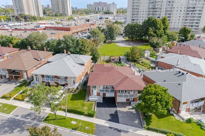 Property Photo: 43 Elana Drive ON M3N 2C1