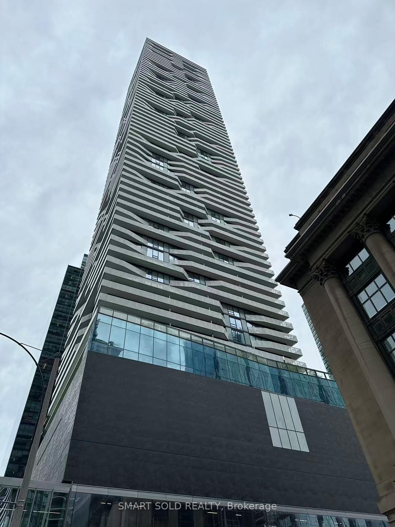 Property Photo:  88 Harbour Street 3011  ON M5J 0C3 