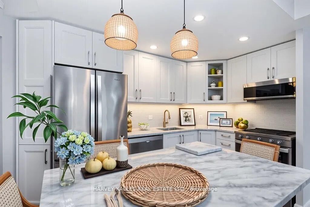 Property Photo: 218 Queens Quay N/A W 502 ON M5J 2Y6