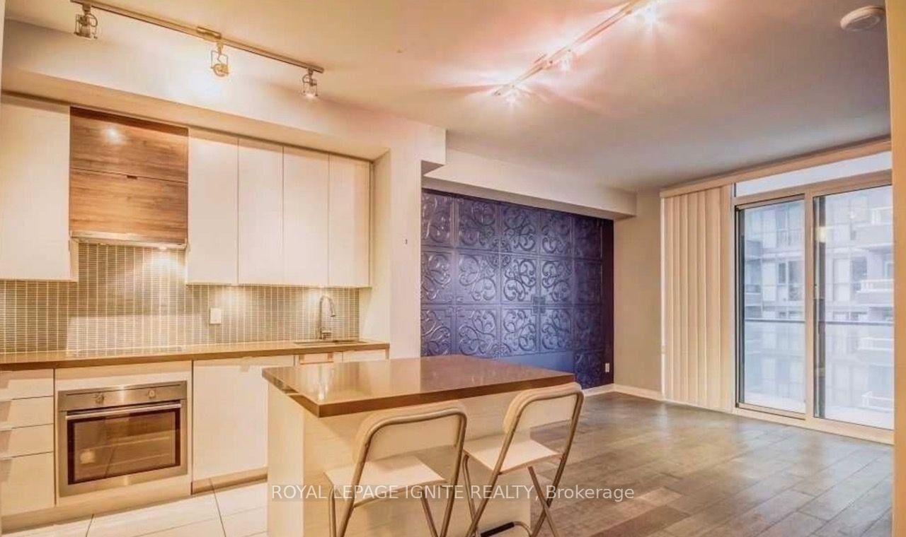 Property Photo: 59 Annie Craig Drive 517 ON M8V 0C4
