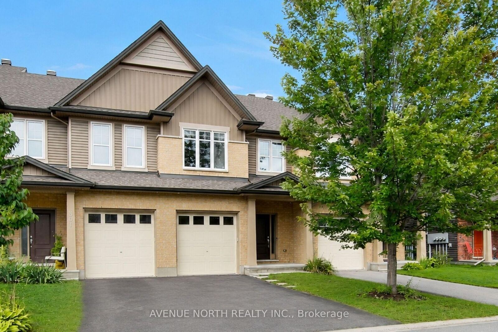 Property Photo:  303 Wood Acres Grove  ON K1T 0M5 
