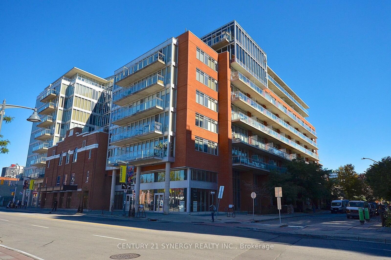 Property Photo: 354 Gladstone Avenue 213 ON K2P 1Y7