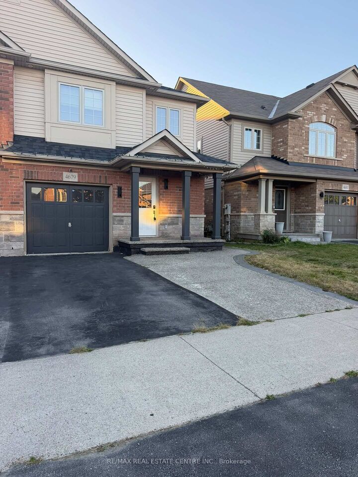 Property Photo:  