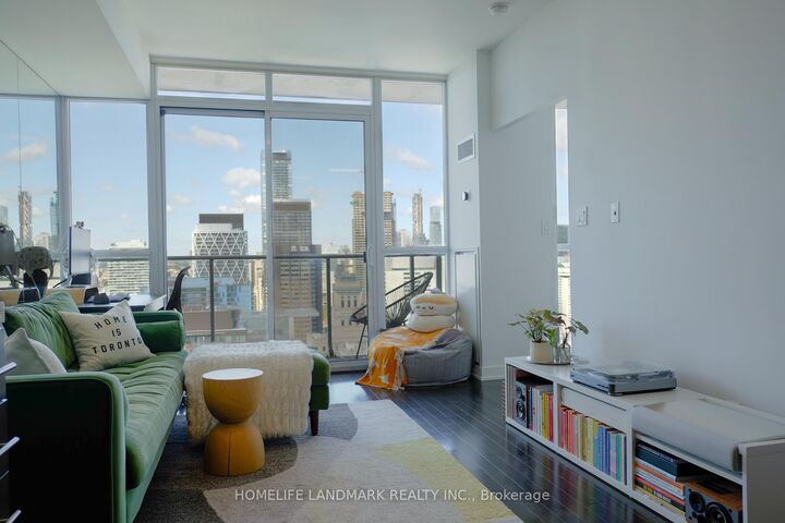 Photo de la propriété: 126 Simcoe Street 3306 ON M5H 4E6