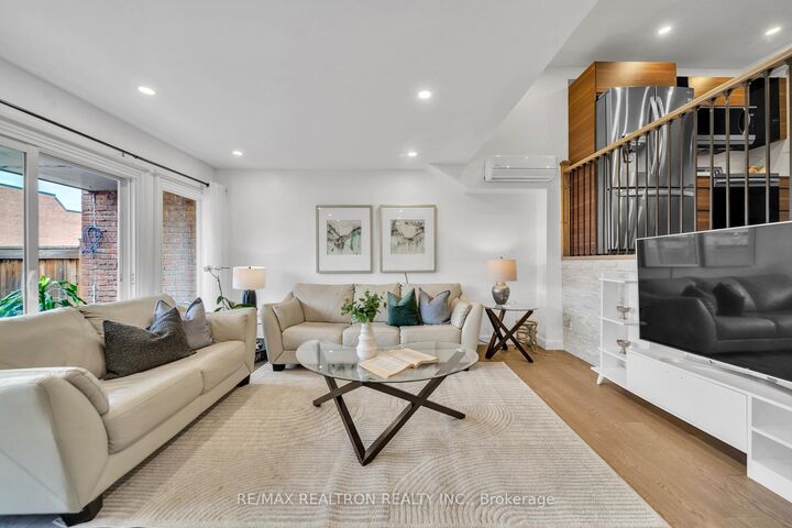 Property Photo:  297 Milestone Crescent  ON L4G 3M2 