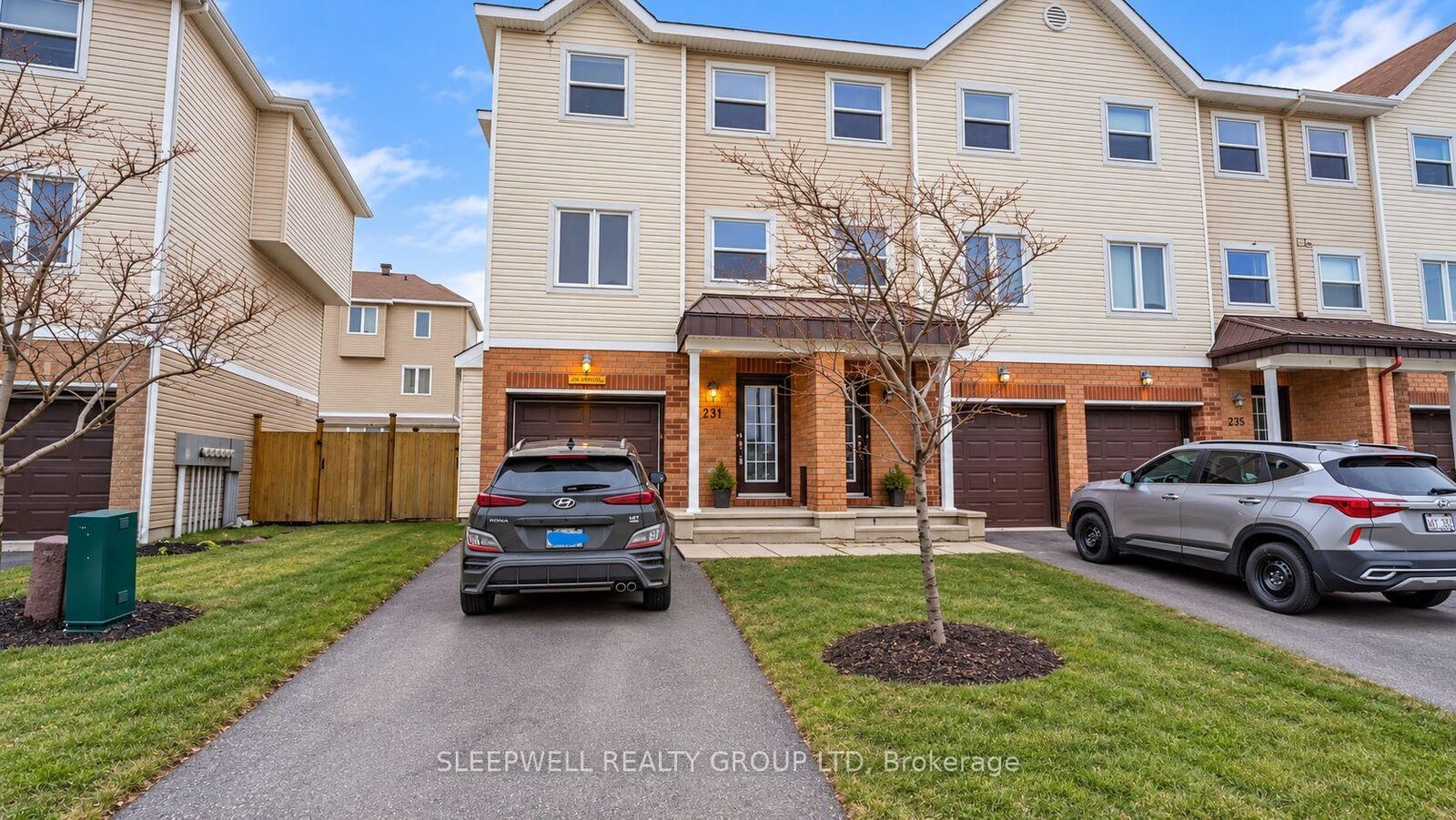 Property Photo:  231 Kennevale Drive  ON K2J 0C3 