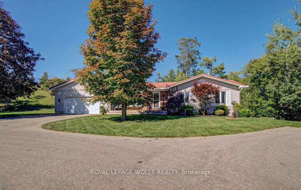 Photo de la propriété: 108 Lake Road ON N3C 2V4