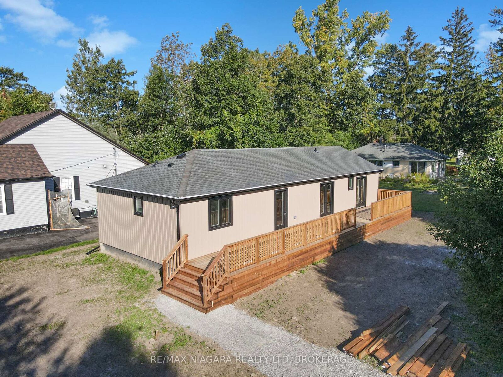 Property Photo:  3042 Bethune Avenue  ON L0S 1N0 