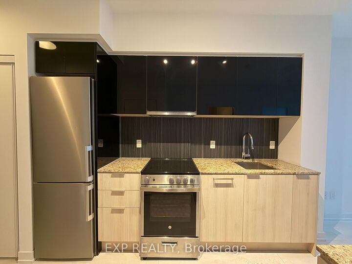 Property Photo:  31 Tippett Road 1605  ON M3H 0C8 