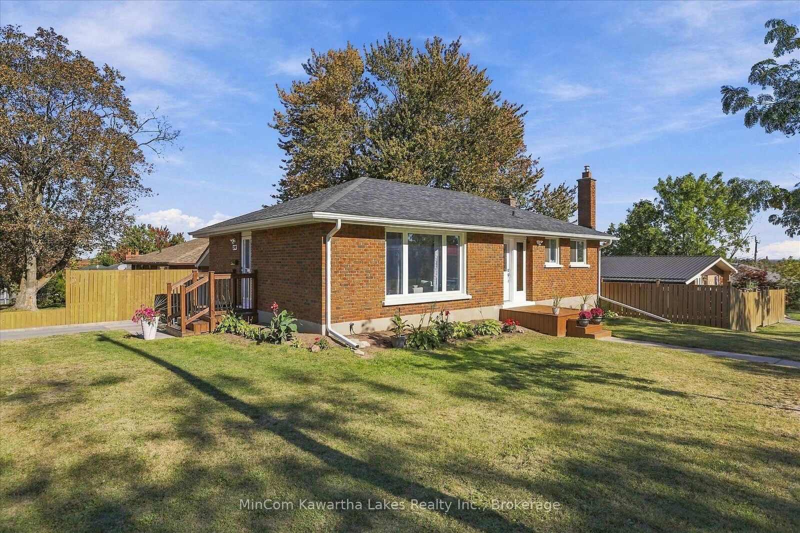 Property Photo:  398 Applegrove Avenue  ON K9H 5L7 