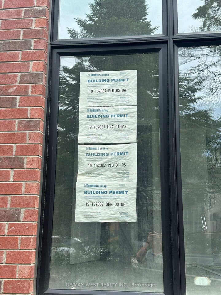 Photo de la propriété: 145 Dovercourt Road ON M6J 3C5