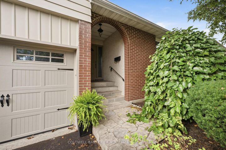 Property Photo:  946 Beaufort Court  ON L1G 7J8 