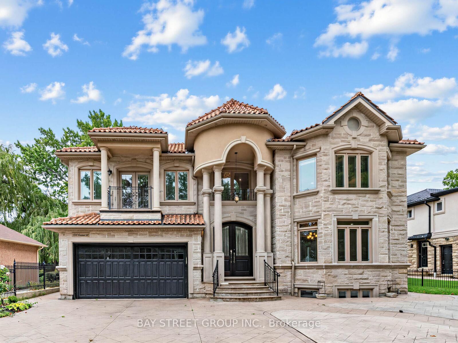 Property Photo:  2334 Hammond Road  ON L5K 1T2 