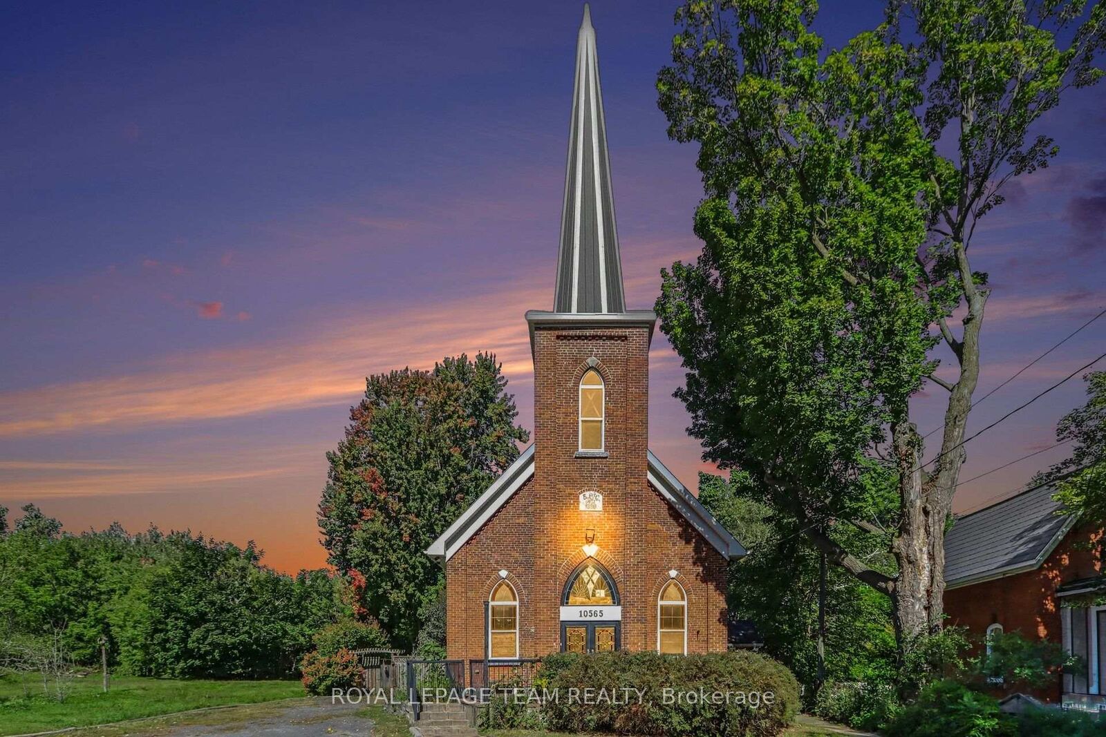Photo de la propriété:  10565 Main Street  ON K0E 1W0 
