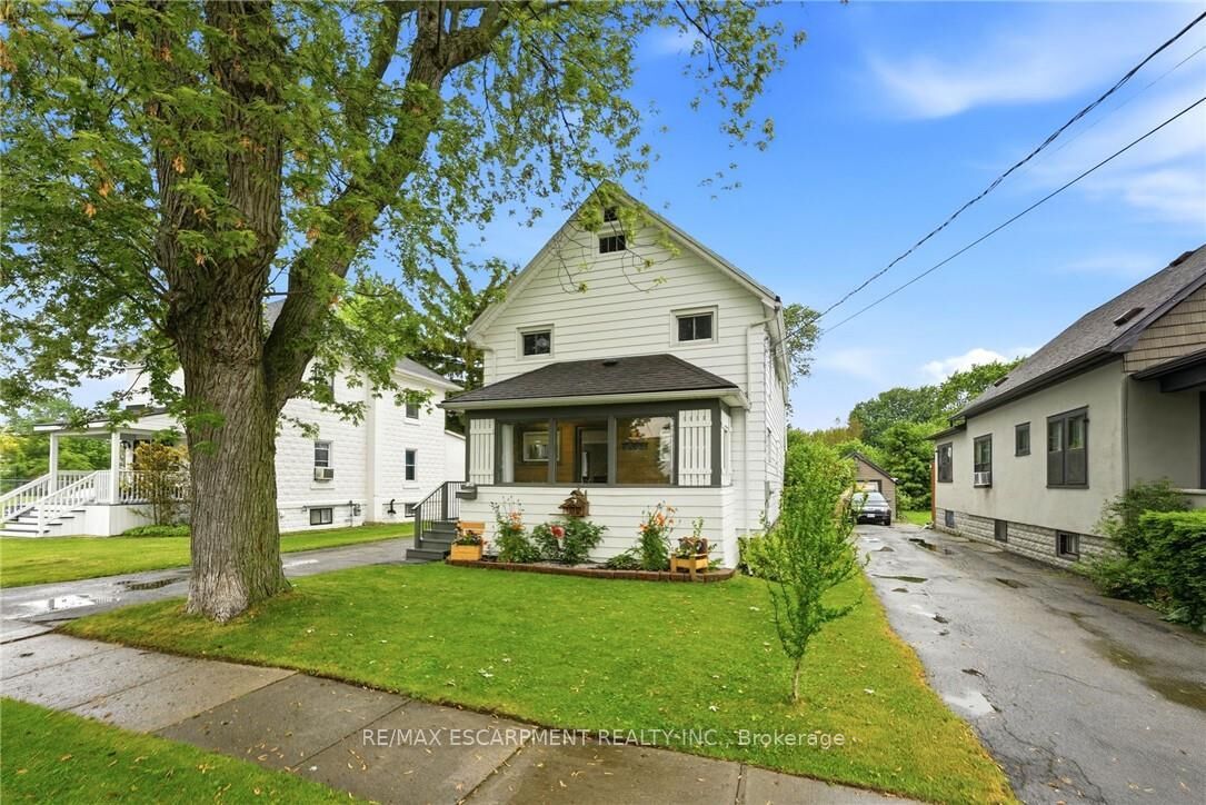 Property Photo:  458 Davis Street  ON L0R 2A0 