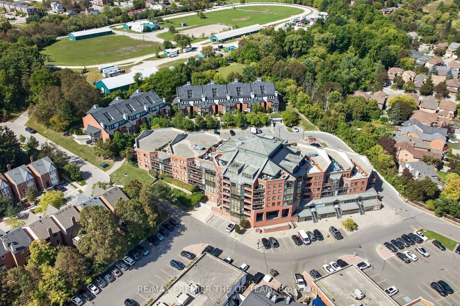 Photo de la propriété: 100 Arbors Lane 404 ON L4L 7G4