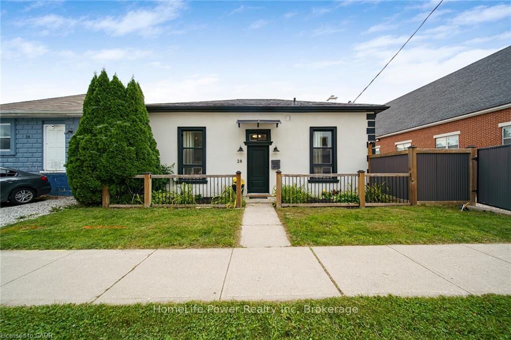 Property Photo:  28 Cambridge Street  ON N1R 3R7 
