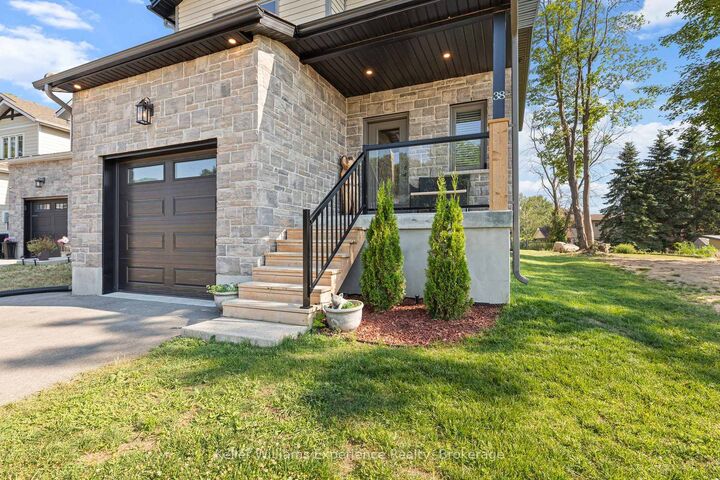 Photo de la propriété: 38 Payette Drive ON L9M 1H5