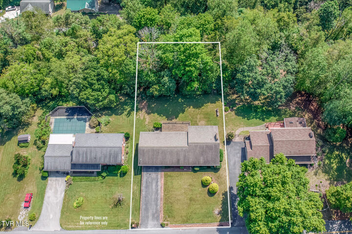 Property Photo: 817 Beechwood Drive TN 37663
