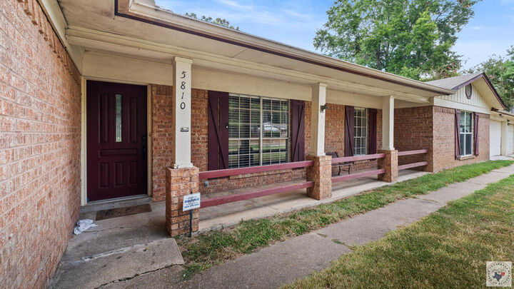 Property Photo:  5810 Sleepy Hollow Dr  TX 75503 