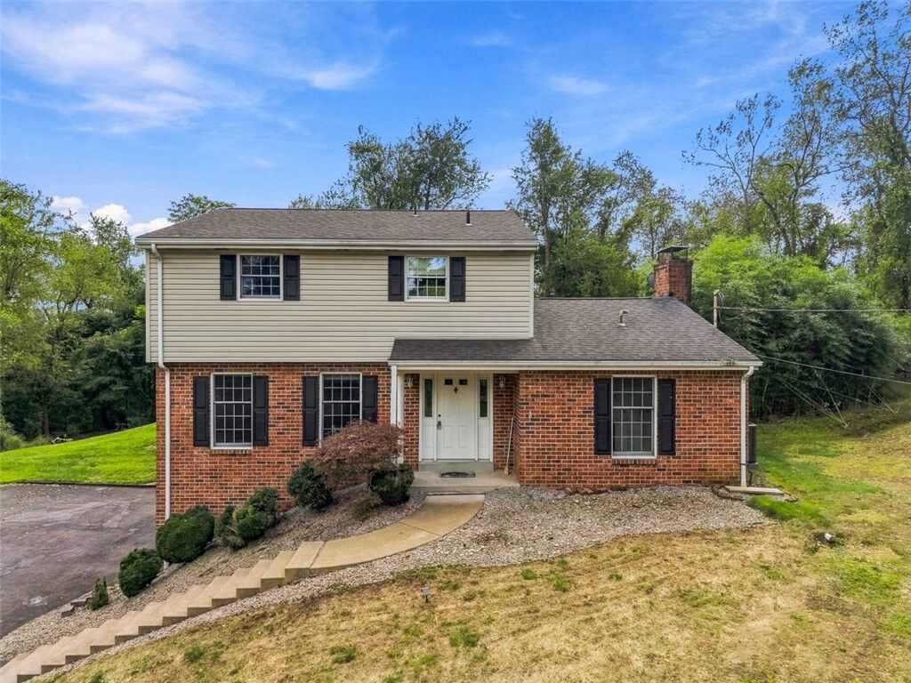 Property Photo:  160 Hazlett Ln  PA 15301 