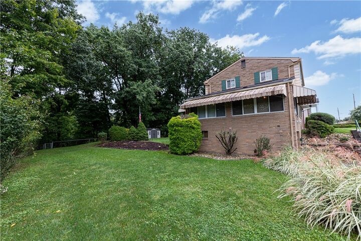 Property Photo:  1203 Vivjon Dr  PA 15120 