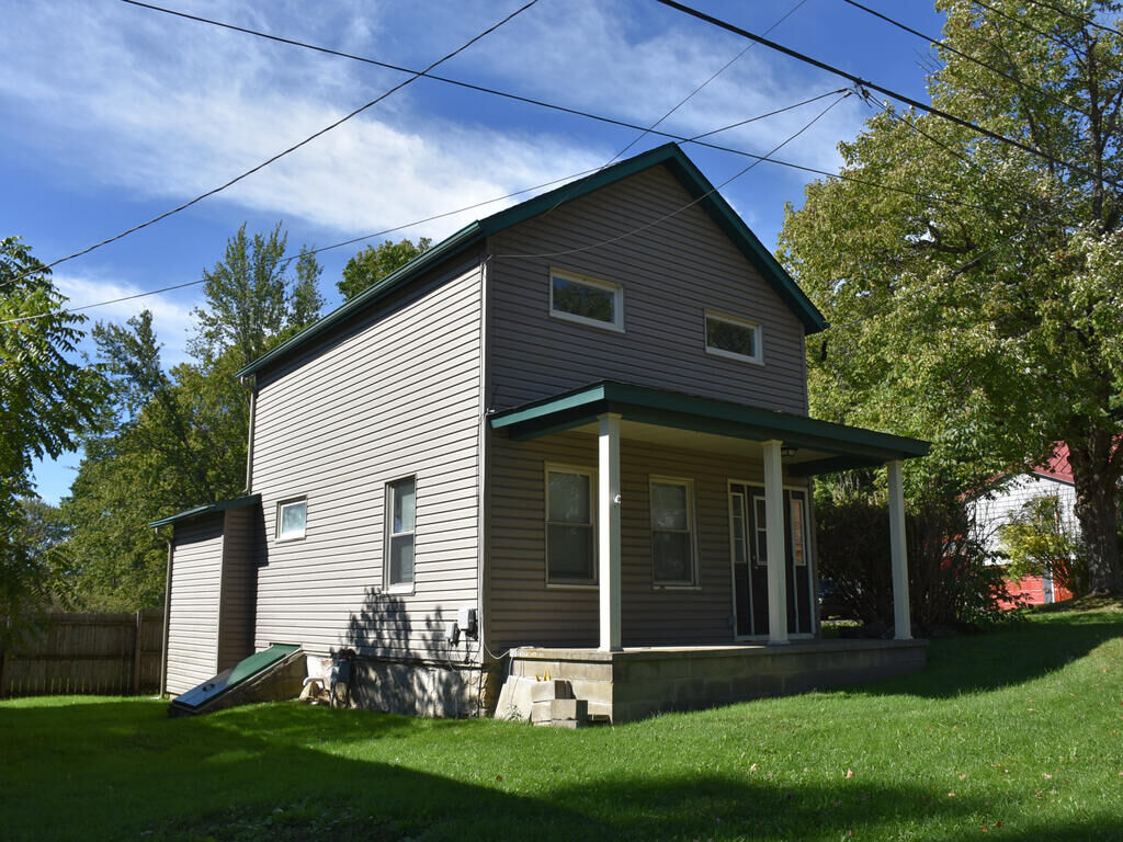 Property Photo:  185 W State Street  PA 16341 