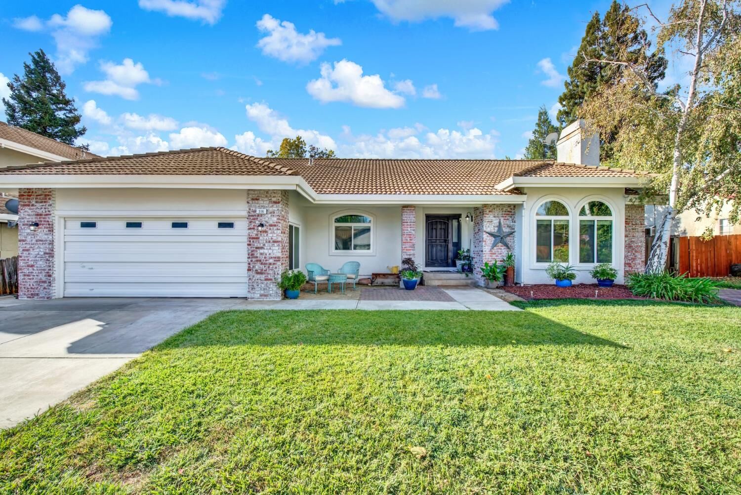 Property Photo: 316 Village Circle CA 95694