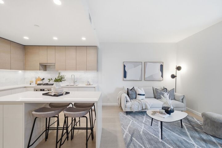 Property Photo:  2186 Gilmore Avenue 1207  BC V5C 0N7 