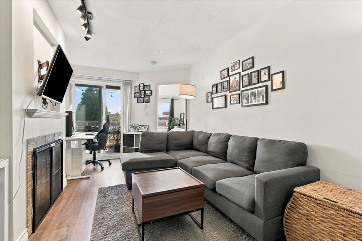 Property Photo:  760 Kingsway 323  BC V5V 3C1 