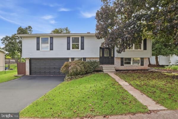 Property Photo:  216 Maplewood Drive  PA 17315 
