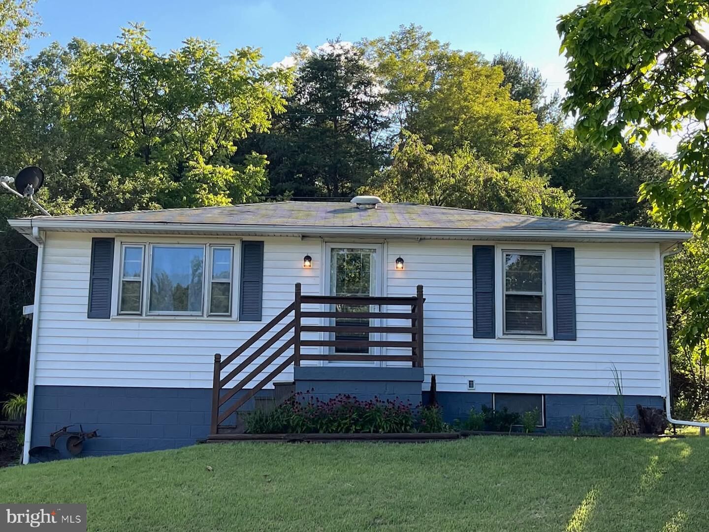 Property Photo: 9139 Cumberland Road WV 26763