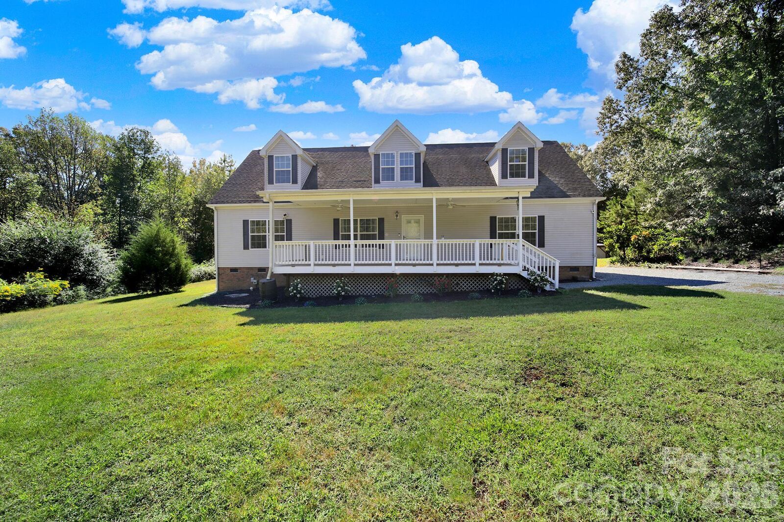 Property Photo: 415 Maye Street NC 28174