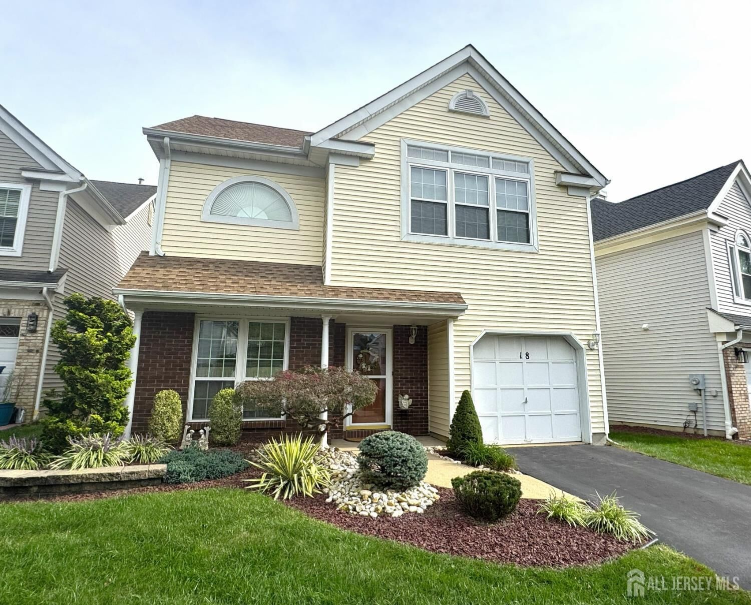 Property Photo: 18 Carlisle Court NJ 08857