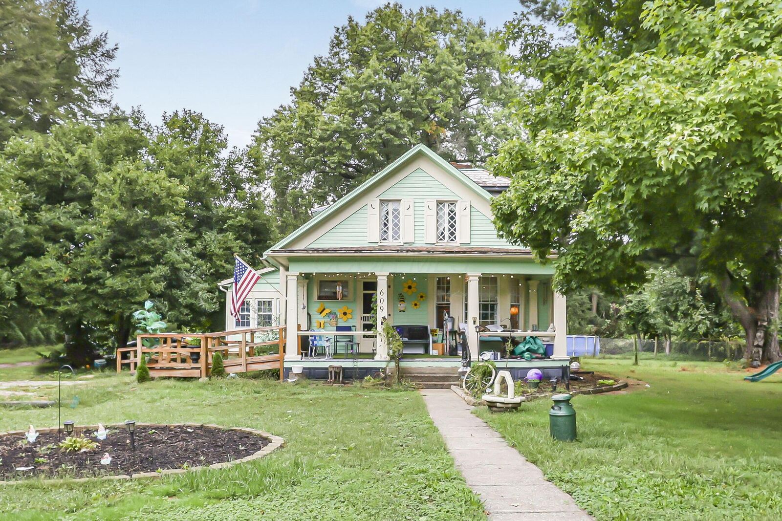Property Photo: 609 Dryden Road OH 43701